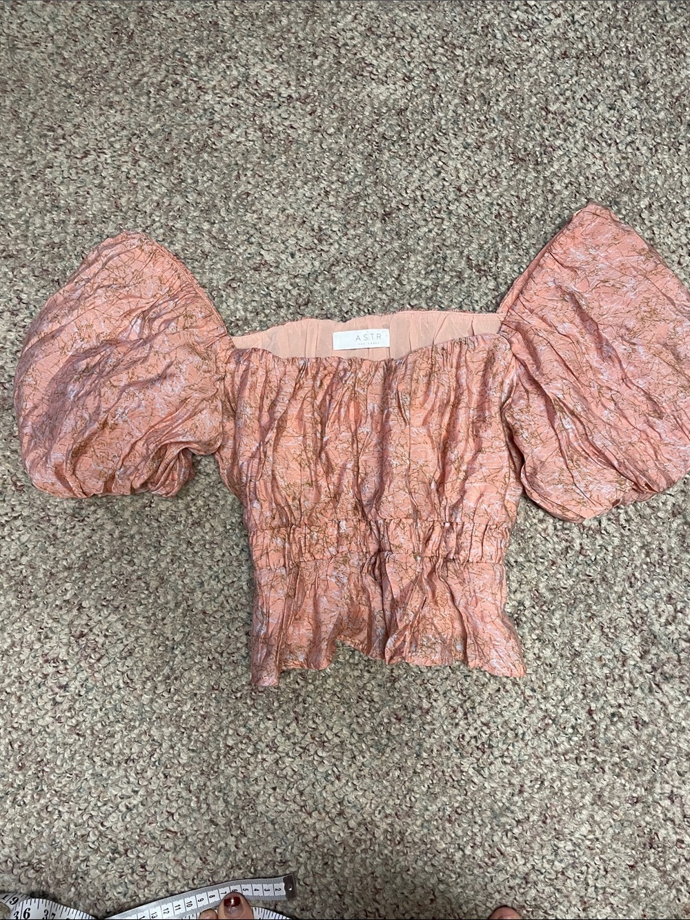 Astr pink floral Puff-Sleeve Cropped Top